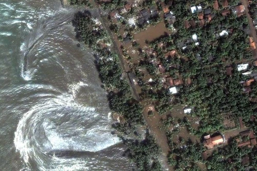 Những thảm họa thế giới qua ảnh chụp vệ tinh