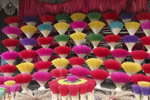 Nét đẹp rực rỡ của làng hương trầm trăm năm tuổi xứ Huế 