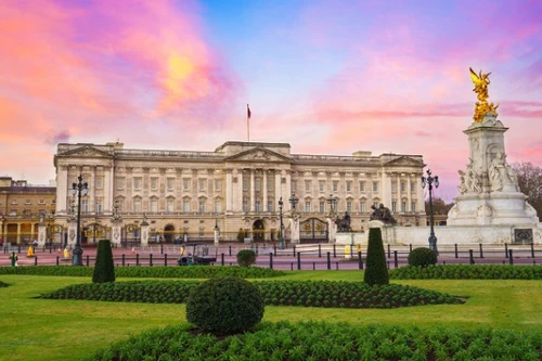 Khám phá kiến trúc độc đáo của cung điện Buckingham