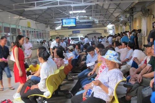 Nhận 3,2 triệu đồng của bệnh nhân, bác sĩ Bệnh viện K bị chuyển công tác