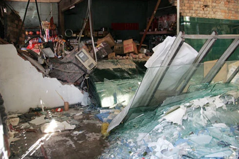 Audio 1-9-2016: Khối kính nặng hơn 1 tấn đè giám đốc người Hàn Quốc tử vong