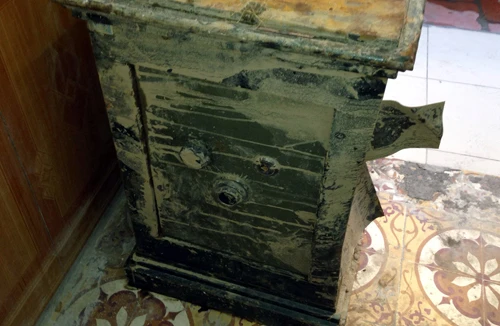 Rủ bạn đột nhập vào công ty cũ để trộm két tiền