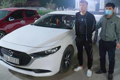 Thanh niên ăn mặc đẹp, đi ô tô bán ma tuý nhằm qua mắt Công an