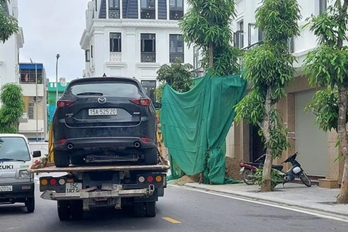 Tạm giữ một số nghi can trong vụ dùng ôtô truy đuổi, tông vào xe máy khiến 2 người tử vong