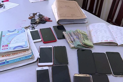 Bắt giữ 9 đối tượng trong dây đánh bạc hàng trăm triệu đồng mỗi ngày