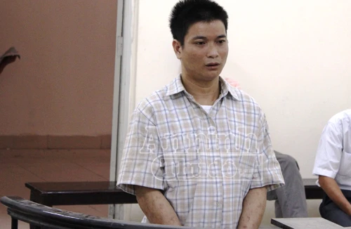 Vừa rời vợ đã giở trò đồi bại với bé gái 8 tuổi 