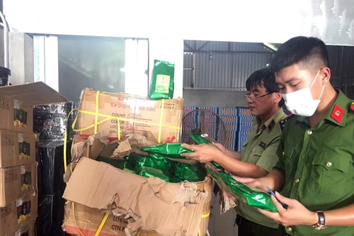 Phát hiện gần 10 tấn nguyên liệu trà sữa không rõ nguồn gốc