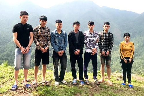 Bắt quả tang nhóm đối tượng tổ chức cho nhiều người xuất, nhập cảnh trái phép