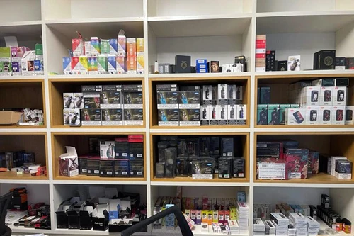 Phát hiện thu giữ hàng nghìn máy hút thuốc lá điện tử giá trị gần nửa tỷ đồng