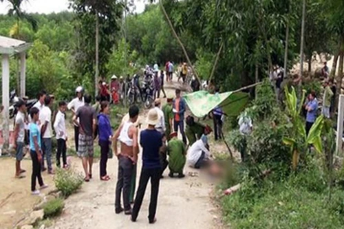 Bố đẻ chém con 8 tuổi tử vong