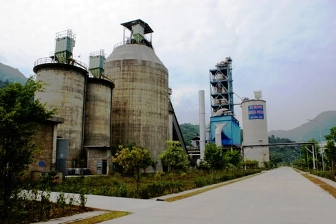 Sự hoài nghi về những “sân sau”