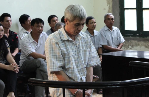 Nguyên phó chủ tịch xã Yên Nghĩa lĩnh án