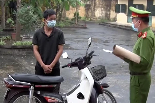 Giả vờ đi thử xe máy trước khi mua rồi phóng mất dạng