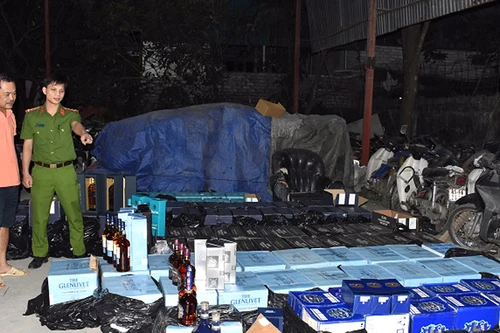 Phát hiện gần 1.000 nghìn chai rượu do nước ngoài sản xuất không rõ nguồn gốc, xuất xứ