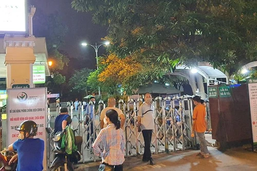 Người đàn ông rơi từ tầng 5 bệnh viện Việt Đức