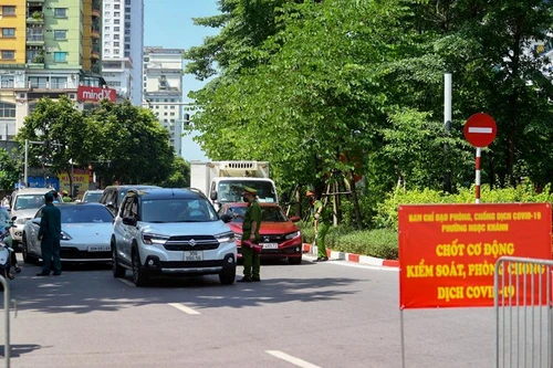 Quận Ba Đình lập 30 chốt trên các tuyến đường, phố kiểm soát người ra đường không lý do