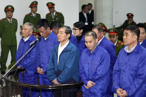 Người chi tiền lại quả "Nắm dao đằng lưỡi"