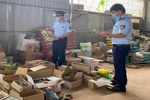 Phát hiện hàng trăm sản phẩm thuốc bảo vệ thực vật hết hạn sử dụng