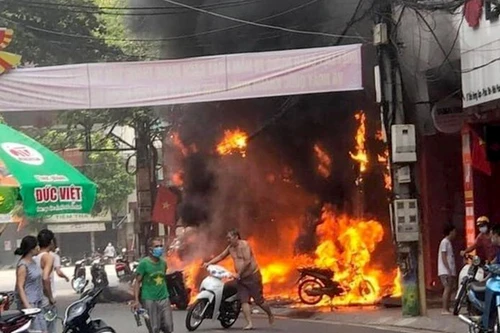 Vĩnh Phúc: Bắt giữ nghi can ném ‘bom xăng’ vào cửa hàng kinh doanh xe máy