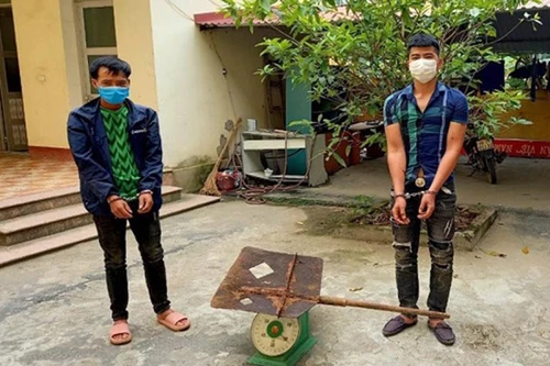 Tạm giam bộ đôi rủ nhau đi trộm cắp bánh lái thuyền 