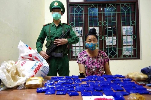 Phá chuyên án bắt "nữ quái” vận chuyển 12.000 viên ma tuý tổng hợp 
