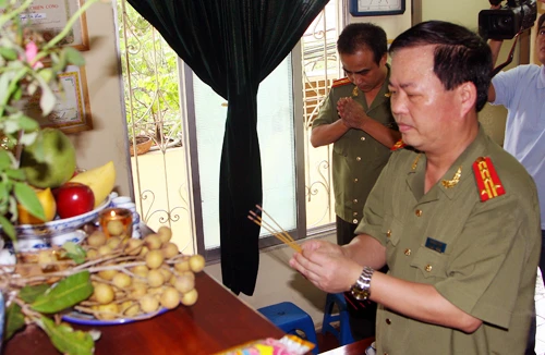 Công an TP Hà Nội tri ân những người có công với cách mạng