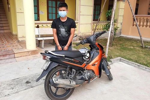 Đối tượng chuyên cướp giật dây chuyền của phụ nữ đi xe đạp sa lưới