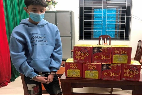 Bắt quả tang đối tượng tàng trữ một lượng lớn pháo nổ