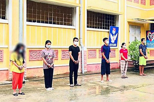 Lôi kéo người thân cùng mua bán ma tuý 