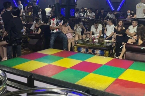 Cả trăm đối tượng tụ tập tại quán bar có biểu hiện sử dụng trái phép chất ma tuý