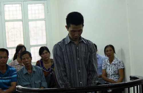 Ham mê cờ bạc, túng quẫn sát hại con gái chưa đầy một tuổi