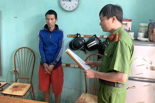 Gã đàn ông nhiều lần hiếp dâm con riêng của vợ 