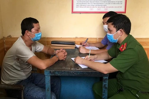 Khởi tố đối tượng dùng dao tấn công cán bộ chốt kiểm dịch