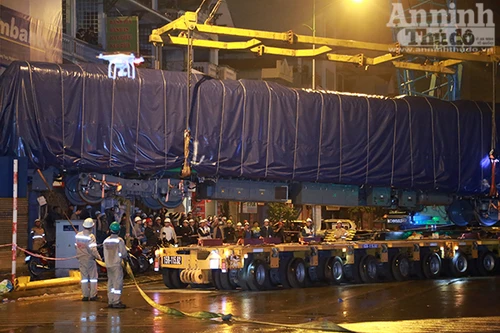 Cận cảnh cẩu tàu đường sắt đô thị Cát Linh-Hà Đông 