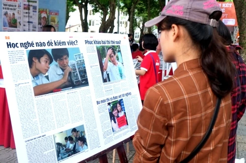 Giám sát chỉ tiêu tuyển sinh đại học qua thực trạng việc làm của cử nhân