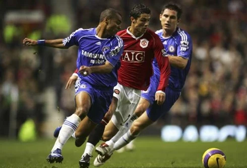 Ronaldo tiết lộ hậu vệ khó chịu nhất thế giới