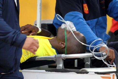 Sao Ngoại hạng Anh giả chấn thương để chạy trốn cảnh sát