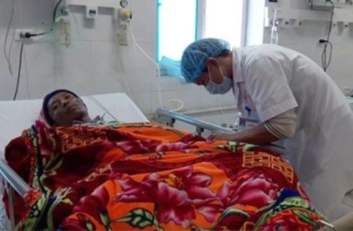 Mẫu rượu khiến 7 người chết ở Lai Châu chứa methanol vượt ngưỡng hàng nghìn lần