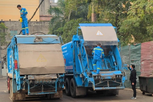 Hà Nội: Xe vận chuyển rác thải phải có camera hành trình, GPS