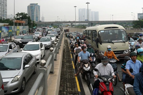 Hà Nội: Cán bộ, đảng viên chấp hành nghiêm chủ trương chuyển đổi phương tiện giao thông “xanh"