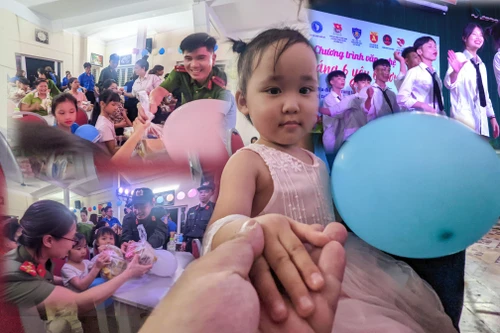 Xem chương trình 1-6 đặc biệt của tuổi trẻ Công an Thủ đô tặng các em nhỏ thiệt thòi