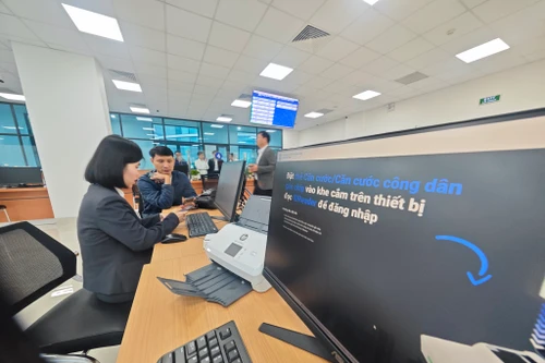 Hà Nội yêu cầu xã, phường kiểm tra chấn chỉnh "cò làm giấy tờ"