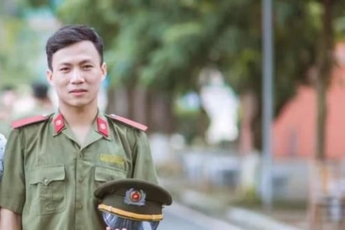 Truy tặng Huy hiệu “Tuổi trẻ dũng cảm” cho Trung úy công an hy sinh khi đang làm nhiệm vụ chống dịch