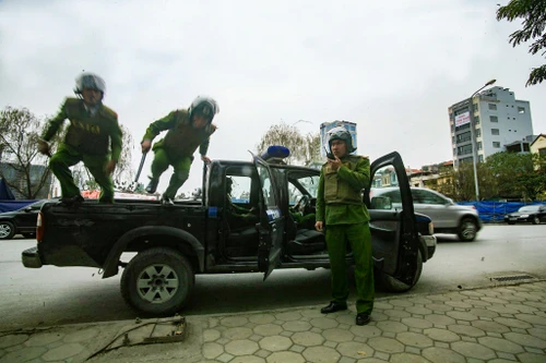 Chủ tịch UBND TP Hà Nội tặng Bằng khen cho 4 cá nhân thuộc CATP Hà Nội