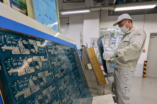 Hà Nội đặt mục tiêu thu ngân sách nhà nước 2024 vượt trên 10%, tiếp tục cắt giảm 5% chi thường xuyên