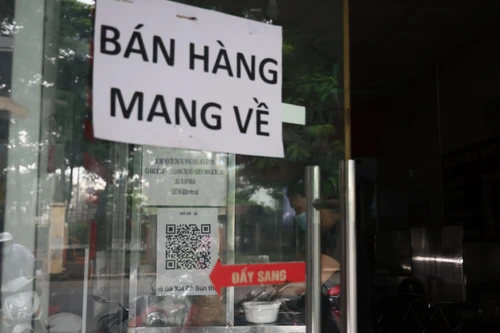 Hà Nội nới lỏng giãn cách: Phải quét mã QR ở cửa hàng ăn uống, khai báo y tế thường xuyên