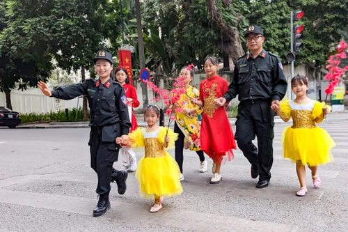 Hà Nội: Chú trọng khen thưởng những sáng kiến phục vụ người dân, doanh nghiệp