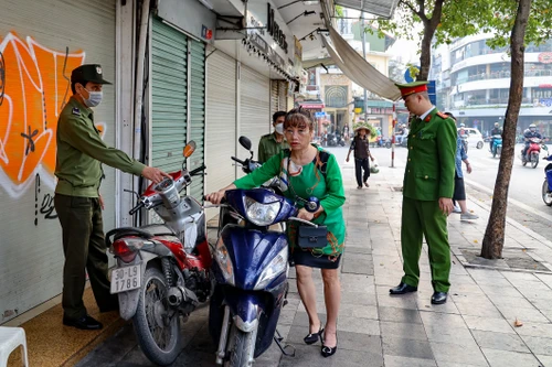 Hoàn Kiếm có 12 tuyến phố kiểu mẫu về trật tự đô thị, xử lý dứt điểm 35 điểm trông giữ xe không phép