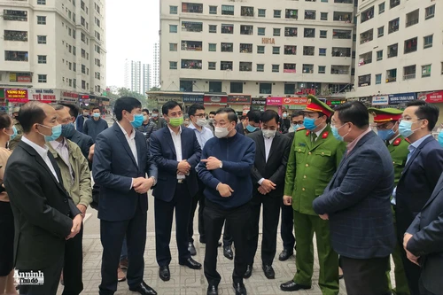 Chủ tịch Chu Ngọc Anh kiểm tra công tác rà soát, xét nghiệm người về từ Hải Dương