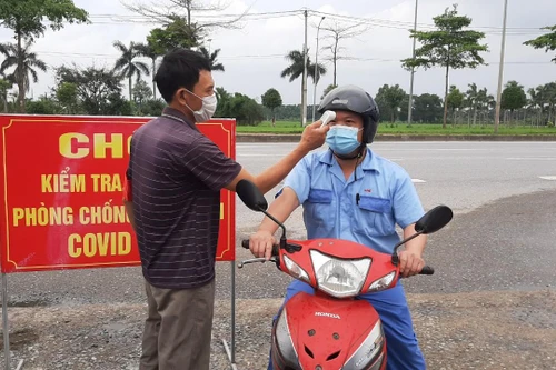 Thủ tướng khen thưởng 3 tập thể, 4 cá nhân huyện Đông Anh có mô hình chống dịch 3 lớp hiệu quả 